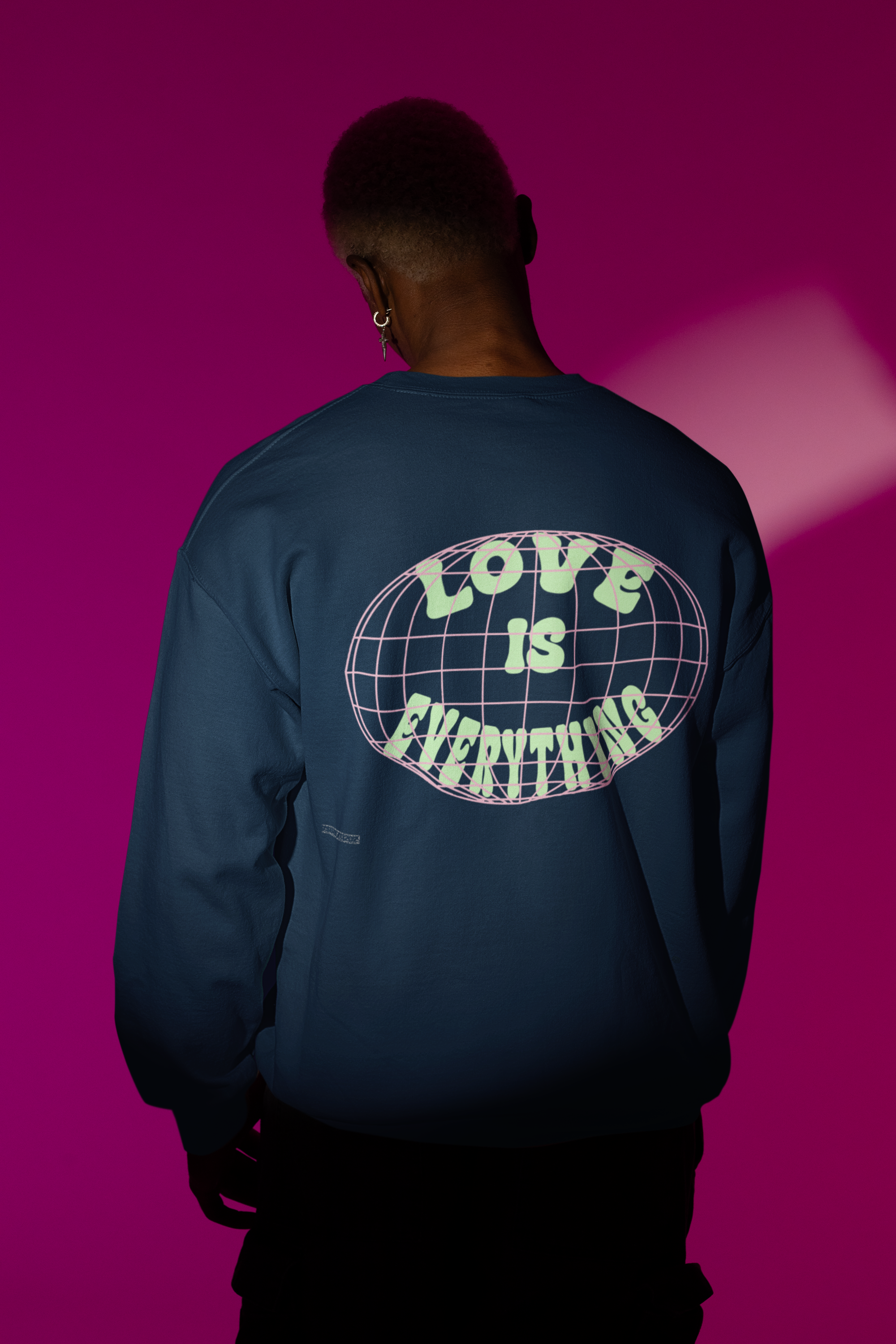 Sweatshirt Love is Everything